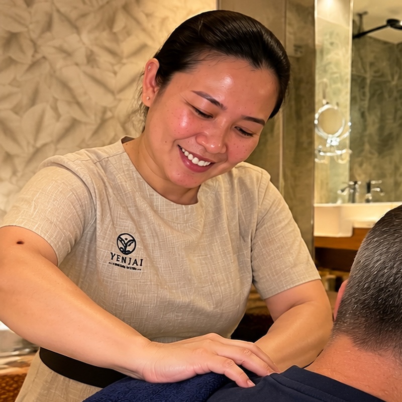 Yenjai Wellness for Life Executive Recovery uses traditional Thai massage to relieve the stress and bodily discomfort of Office Syndrome.