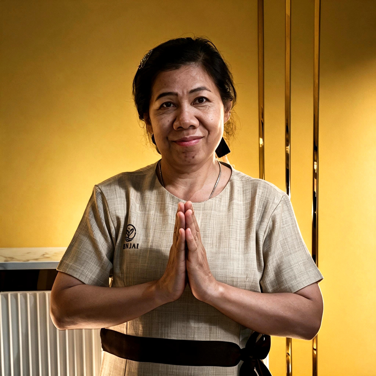 Yenjai's traditional Thai massage and contemporary spa treatments, a la carte pricing. We are walking distance from One Bangkok and Lumpini MRT. Yenjai Wellness for Life employs the best of Thai traditional massage to address the modern problems of office syndrome and travel fatigue.
